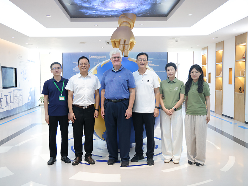 美國肯恩大學原常務副校長菲利普·康納利先生蒞臨溫州宏豐參觀交流